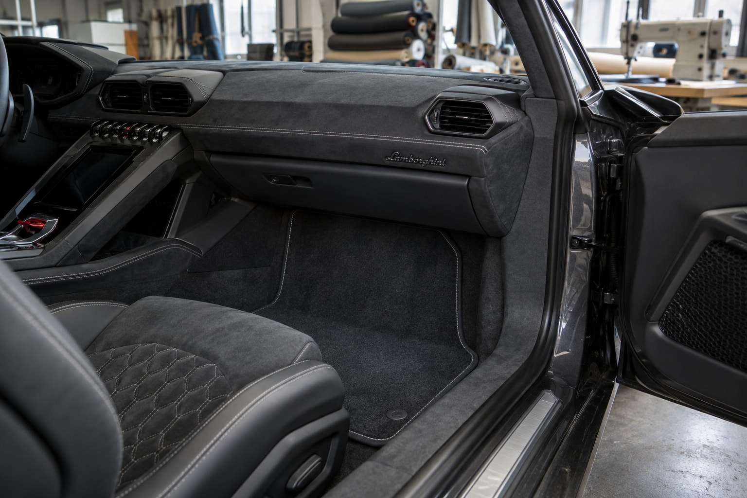 Fitted car carpet: Overview · Motenza, Hollywood FL