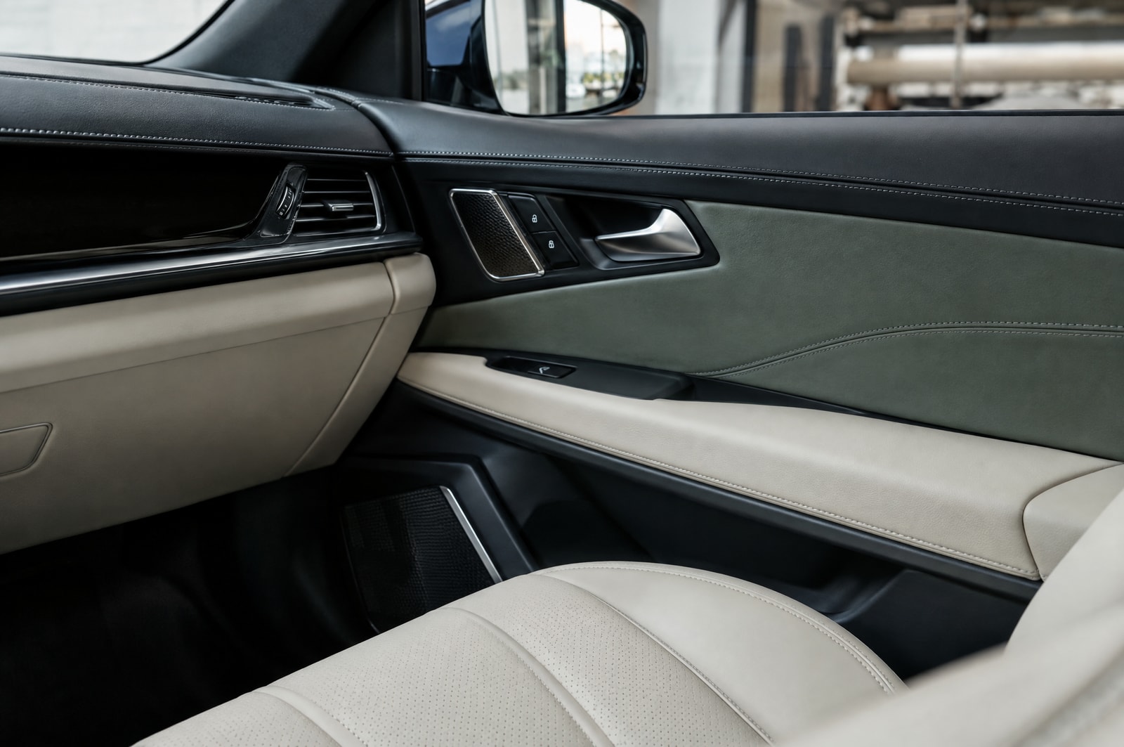Interior colour coordination: Seam detail · Motenza, Hollywood FL