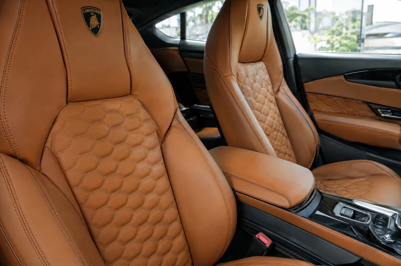Two-tone custom interior: Seam detail · Motenza, Hollywood FL