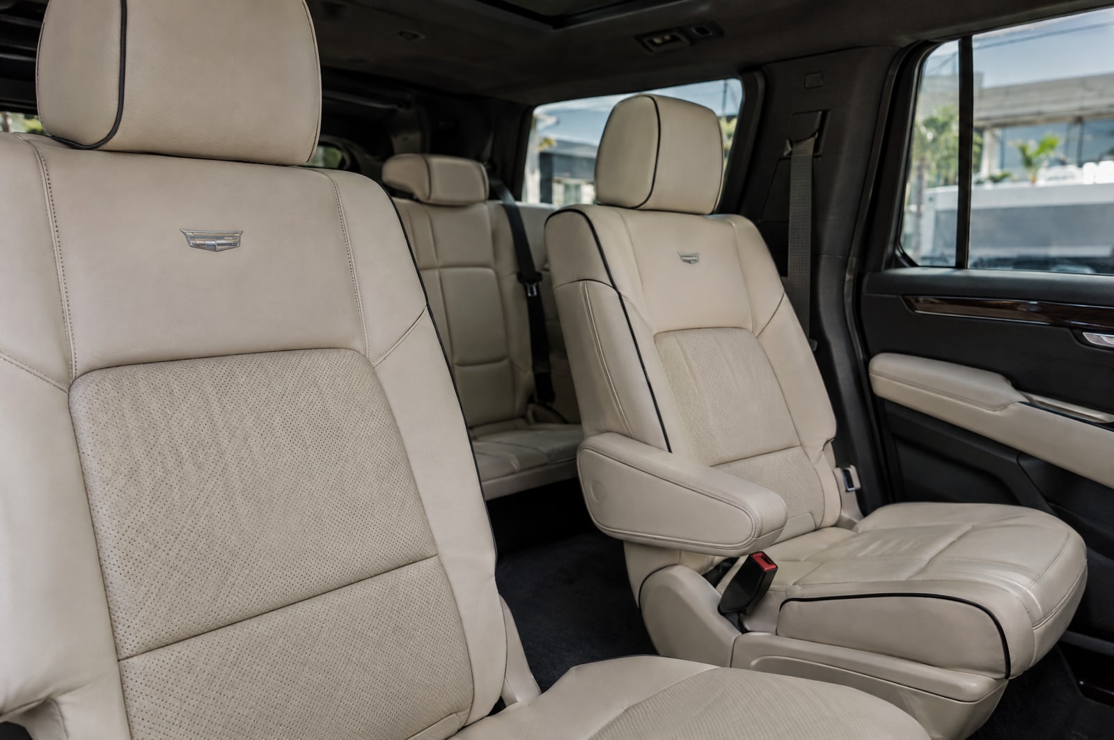 Three-row SUV interior: Material texture · Motenza, Hollywood FL