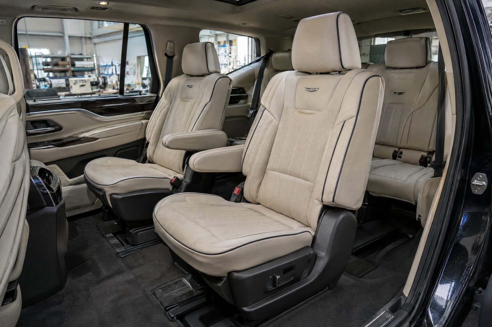 Three-row SUV interior: Overview · Motenza, Hollywood FL