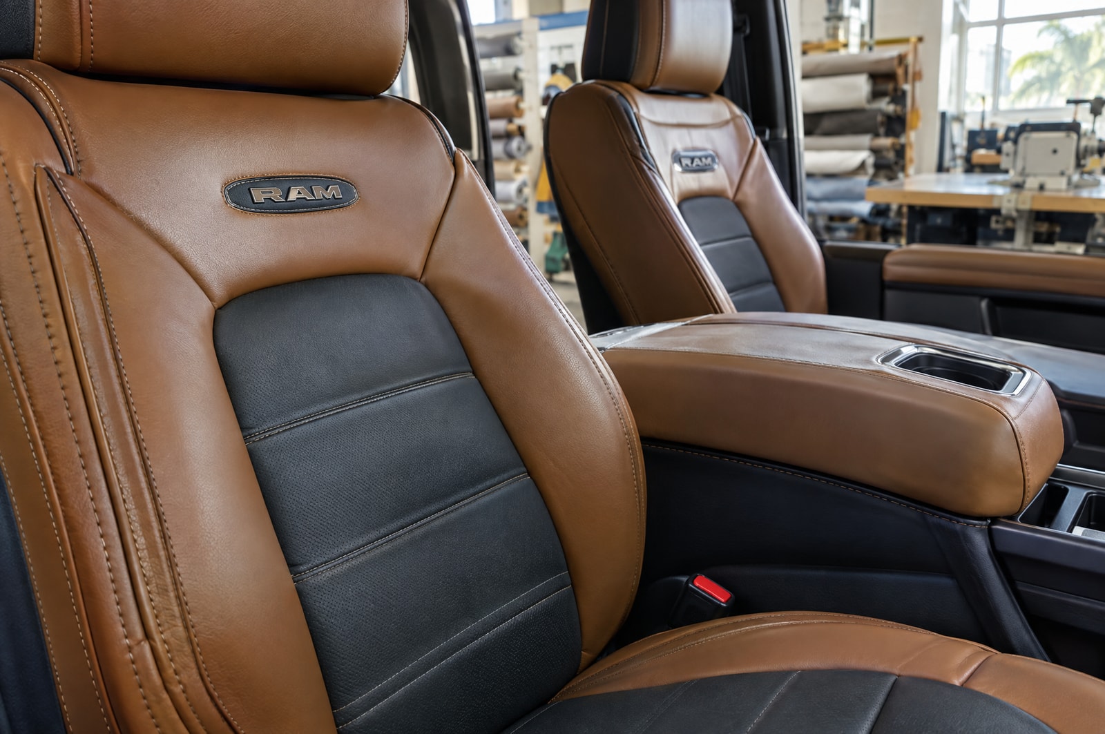 Pickup leather seat panels: Seam detail · Motenza, Hollywood FL