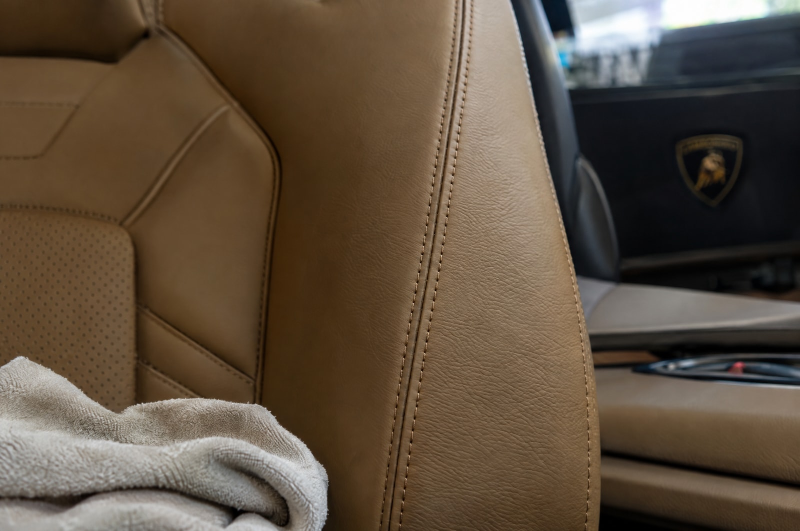 Leather grain and finish: Seam detail · Motenza, Hollywood FL