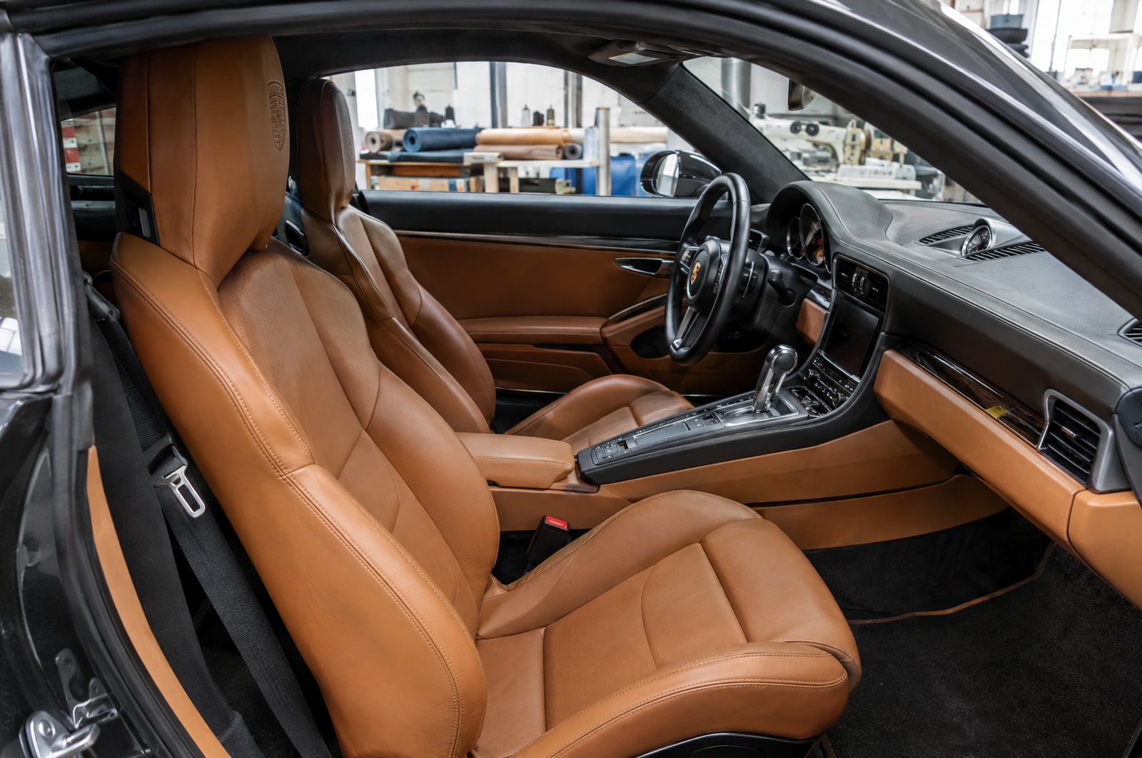 Porsche-style leather cabin: Overview · Motenza, Hollywood FL