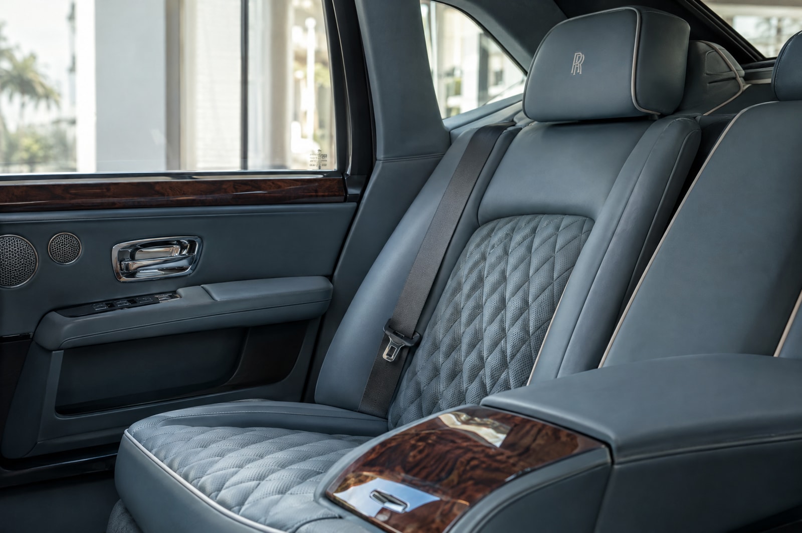 Luxury rear-seat leather: Material texture · Motenza, Hollywood FL