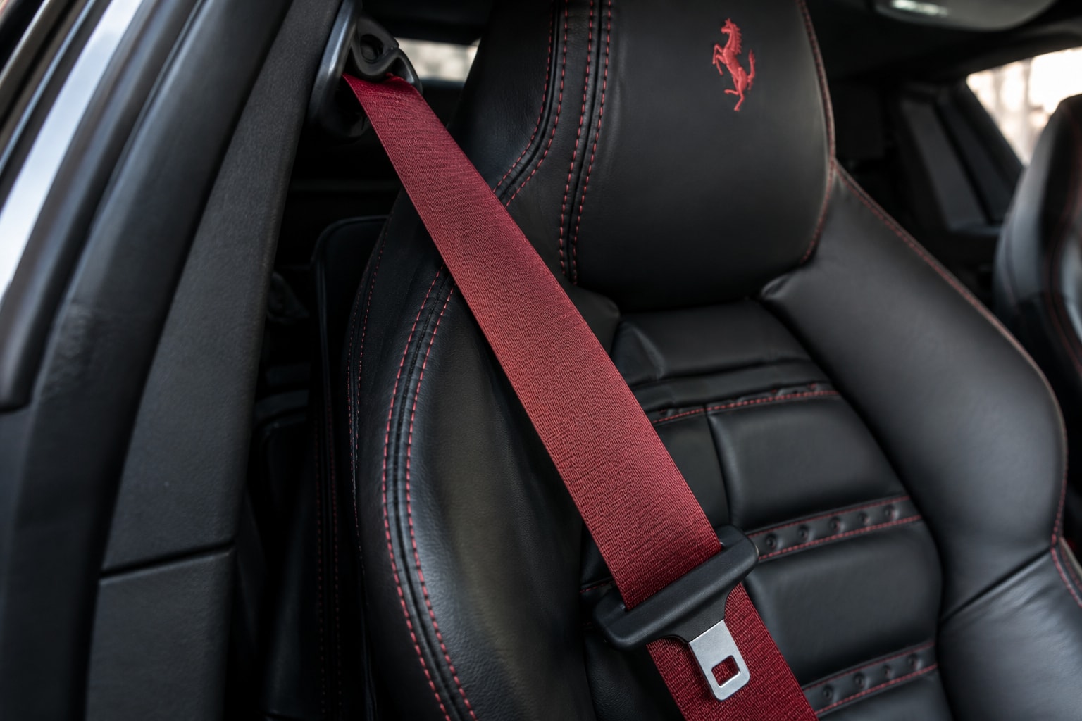 Coloured seat belt detail: Seam detail · Motenza, Hollywood FL