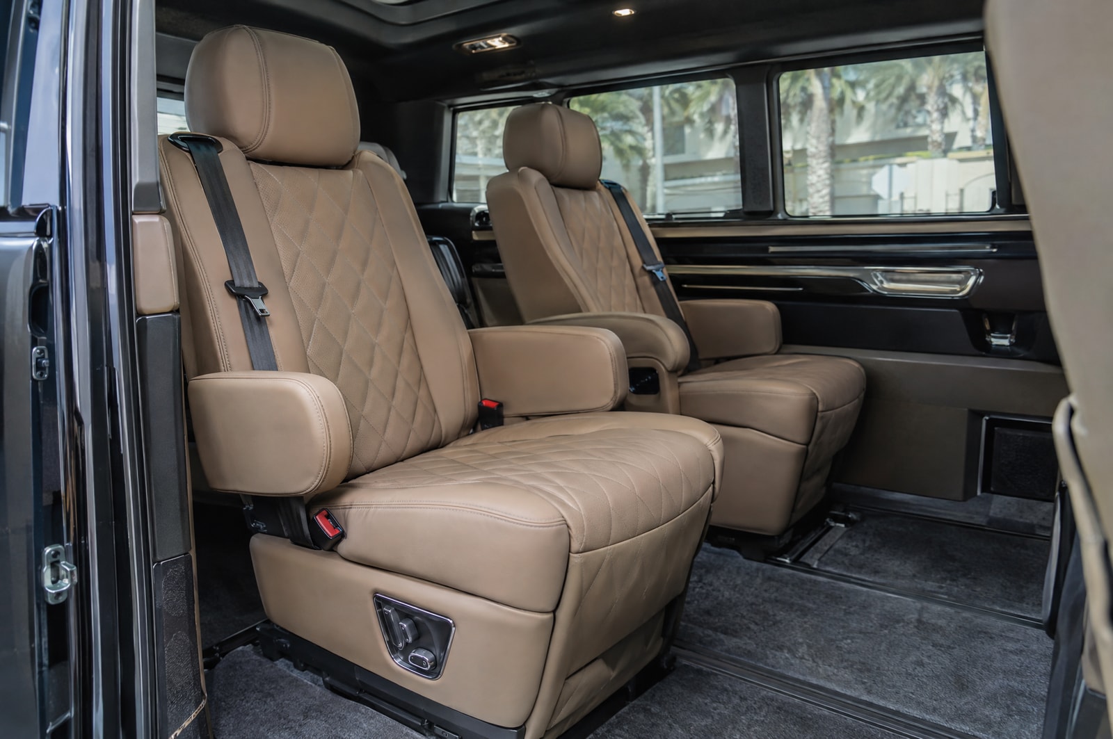 Van passenger upholstery: Fit and finish · Motenza, Hollywood FL