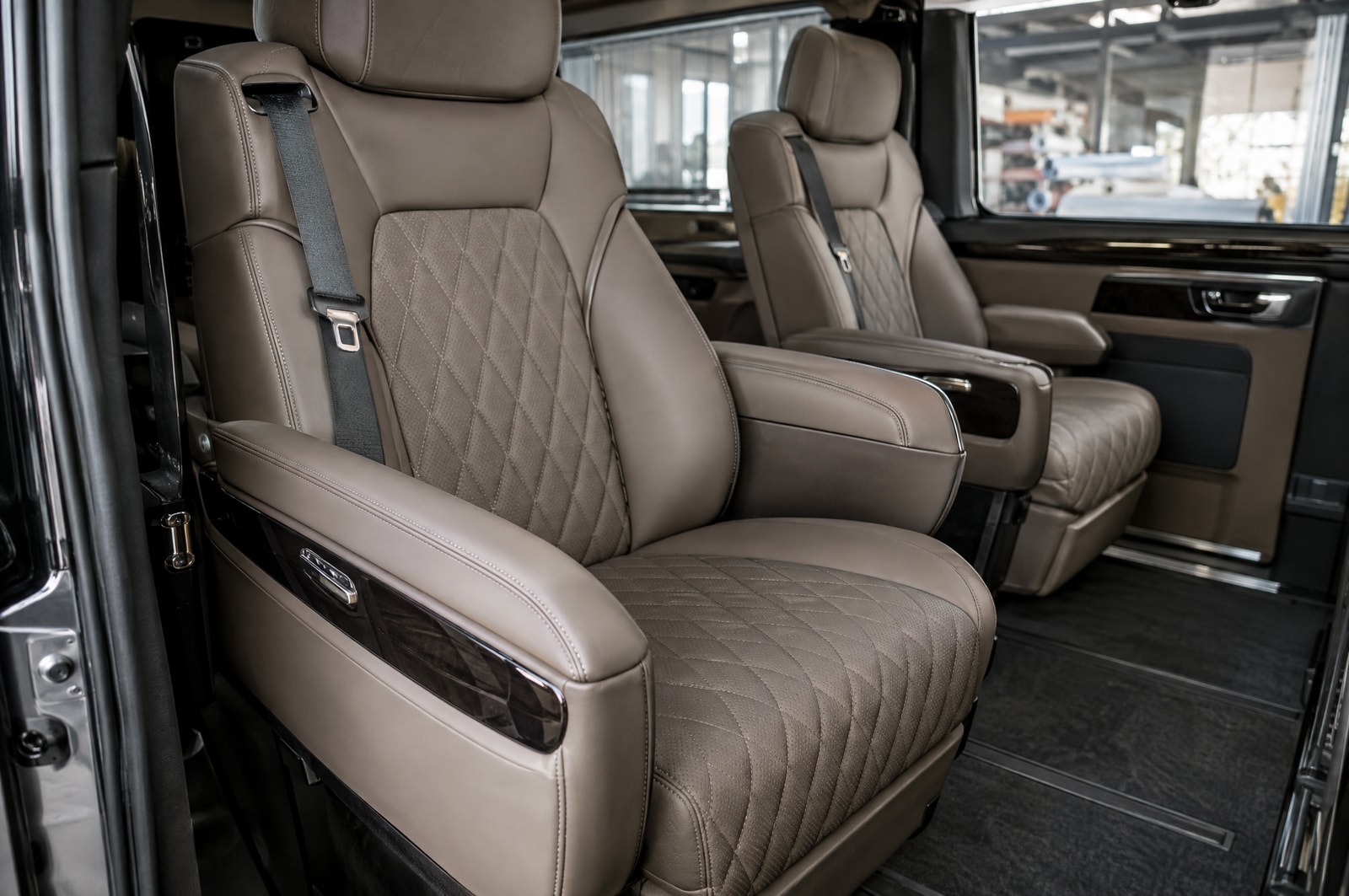 Van passenger upholstery: Seam detail · Motenza, Hollywood FL